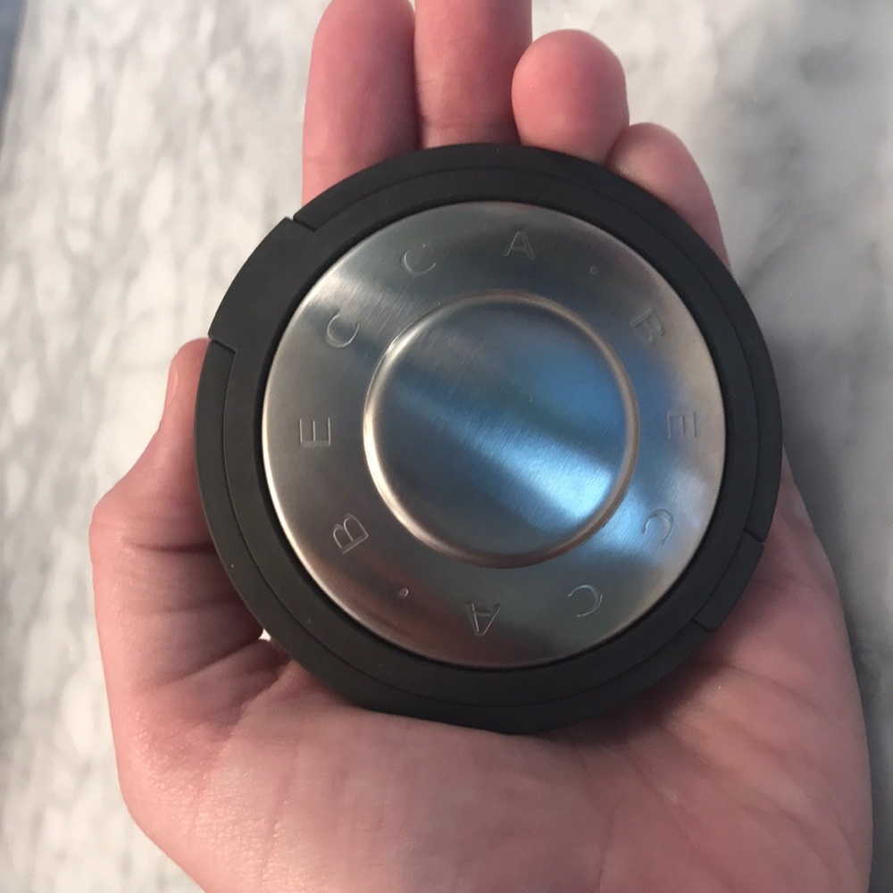 Becca x Jaclyn Hill champagne pop